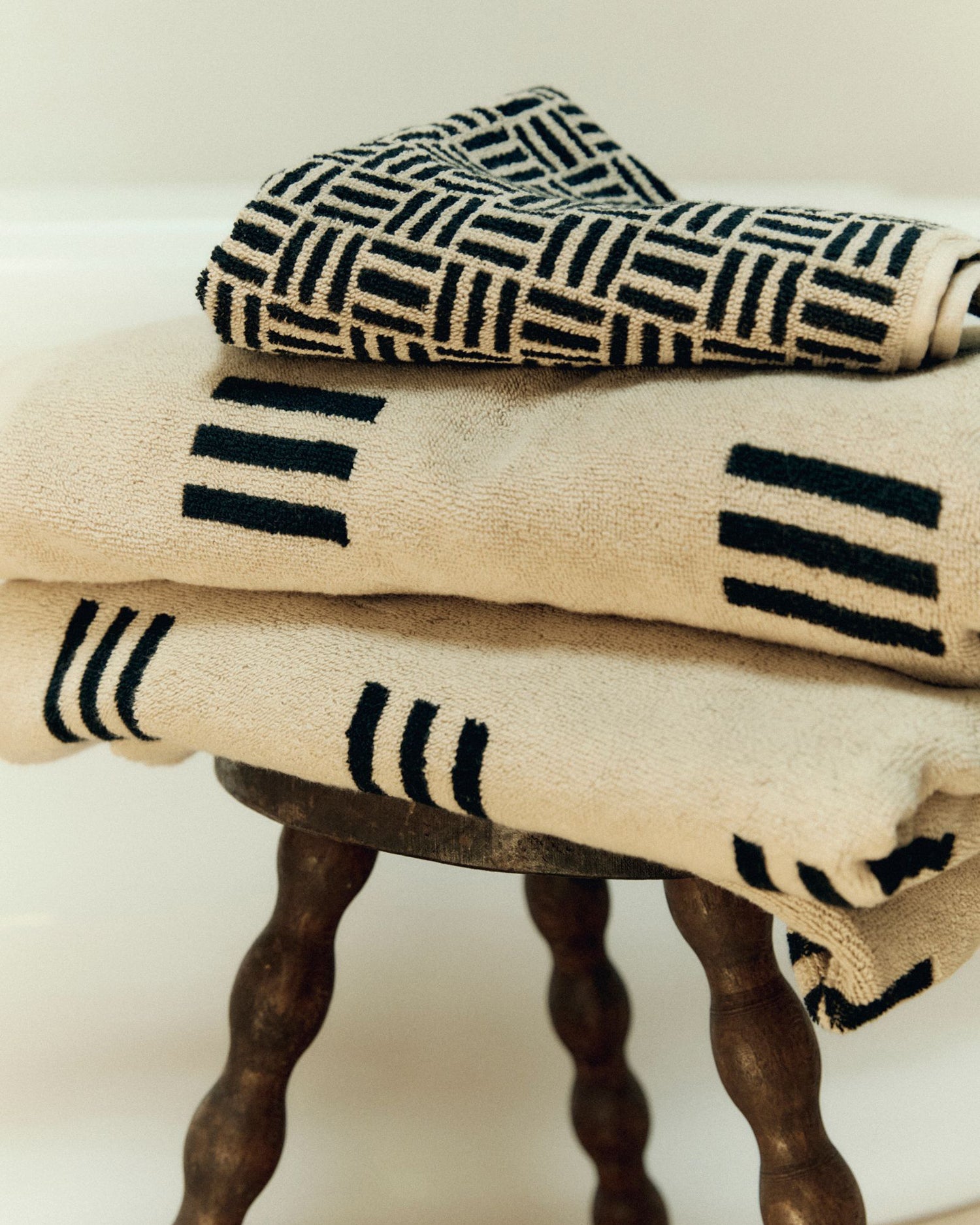 Claremont Bath Towel - Sand & Noir