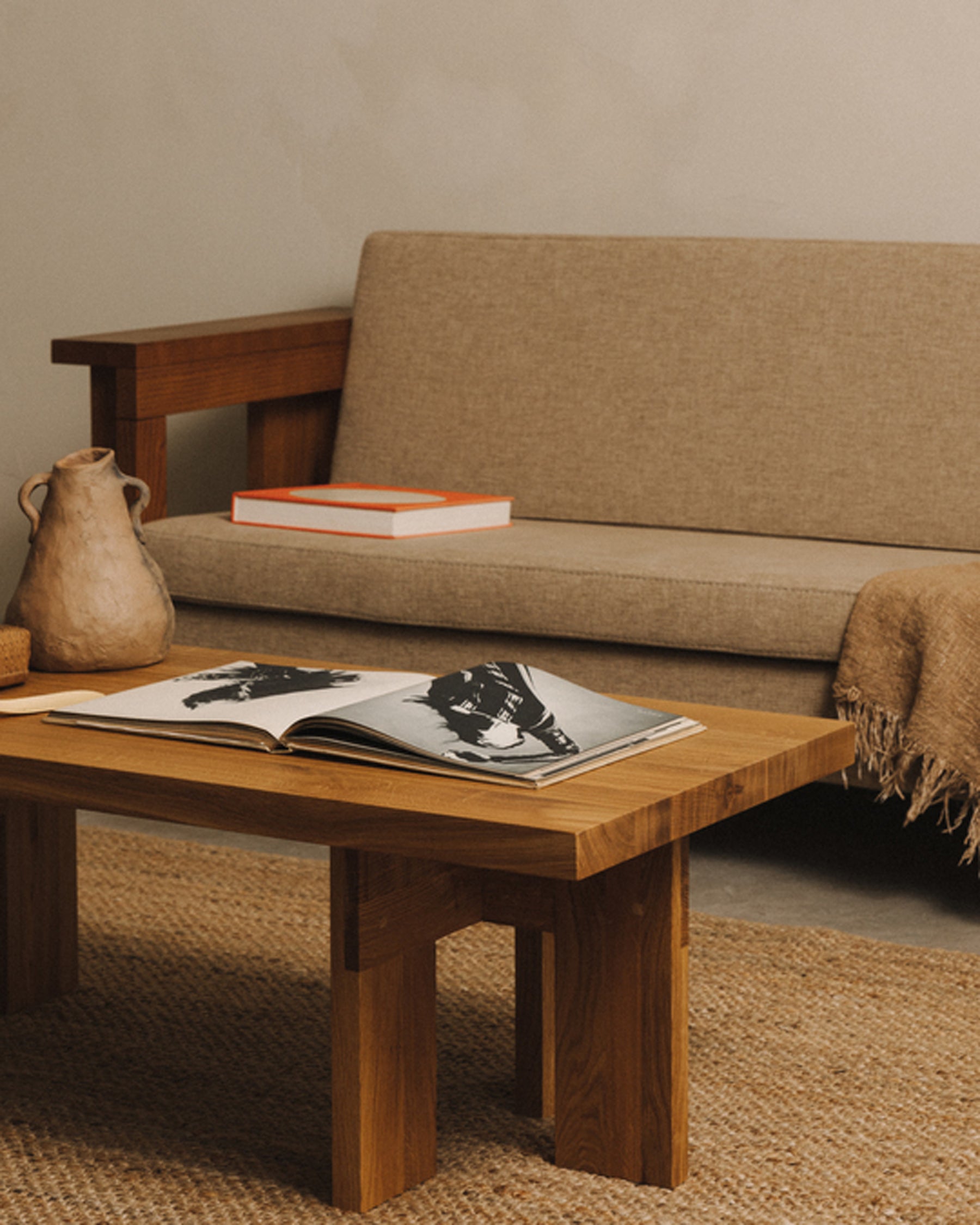 FARMHOUSE COFFEE TABLE - Rectangle - Natural Oak