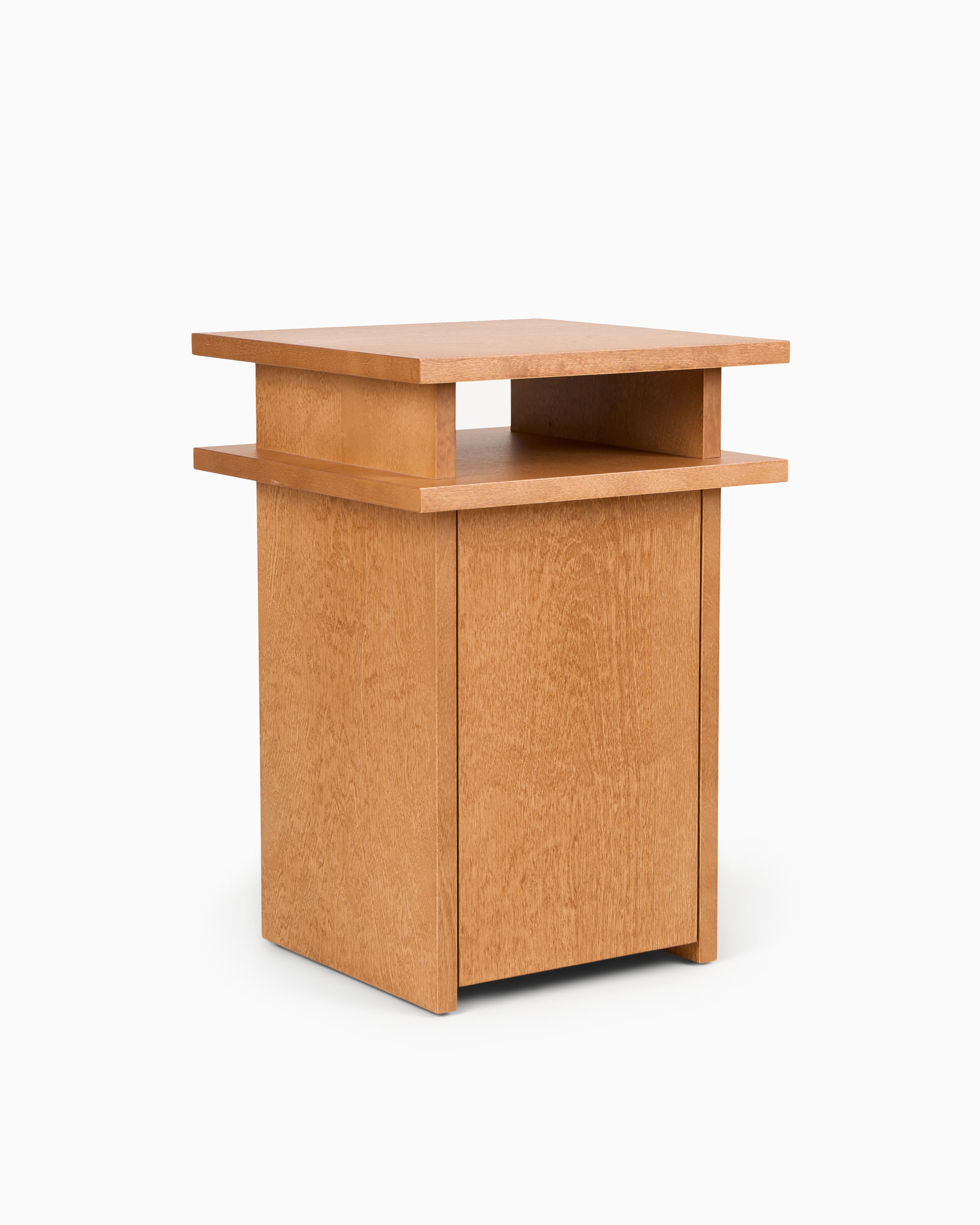 RATIO SIDE TABLE