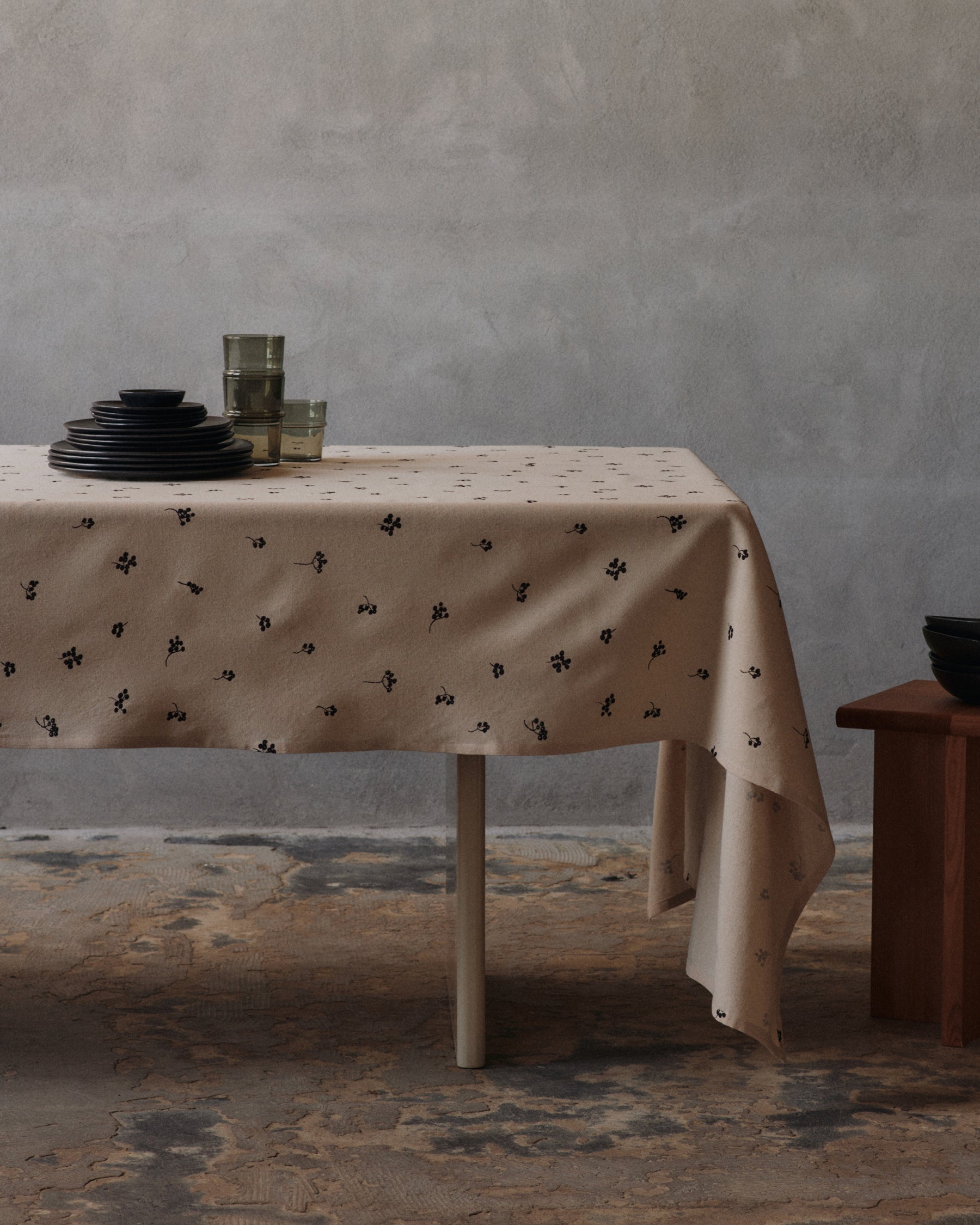 Baies Tablecloth - Natural/Dark Chocolate