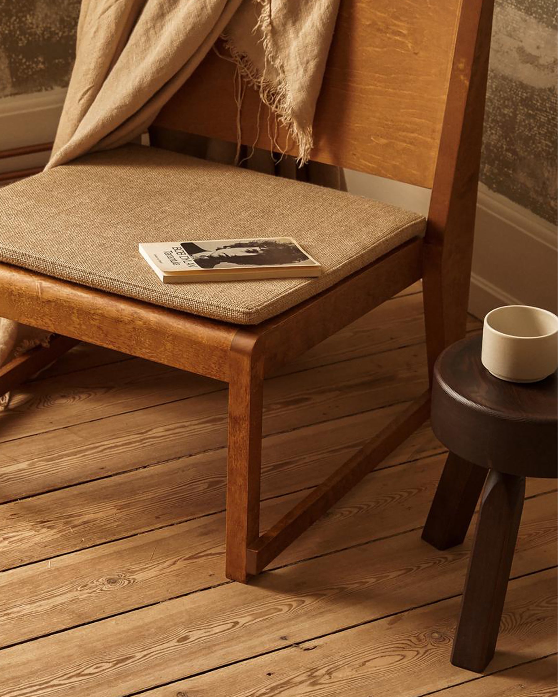 AML STOOL - Dark Pine