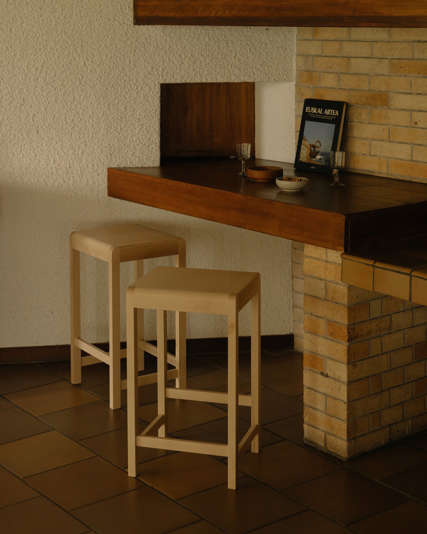 STOOL 01 H76 - Warm Brown Birch