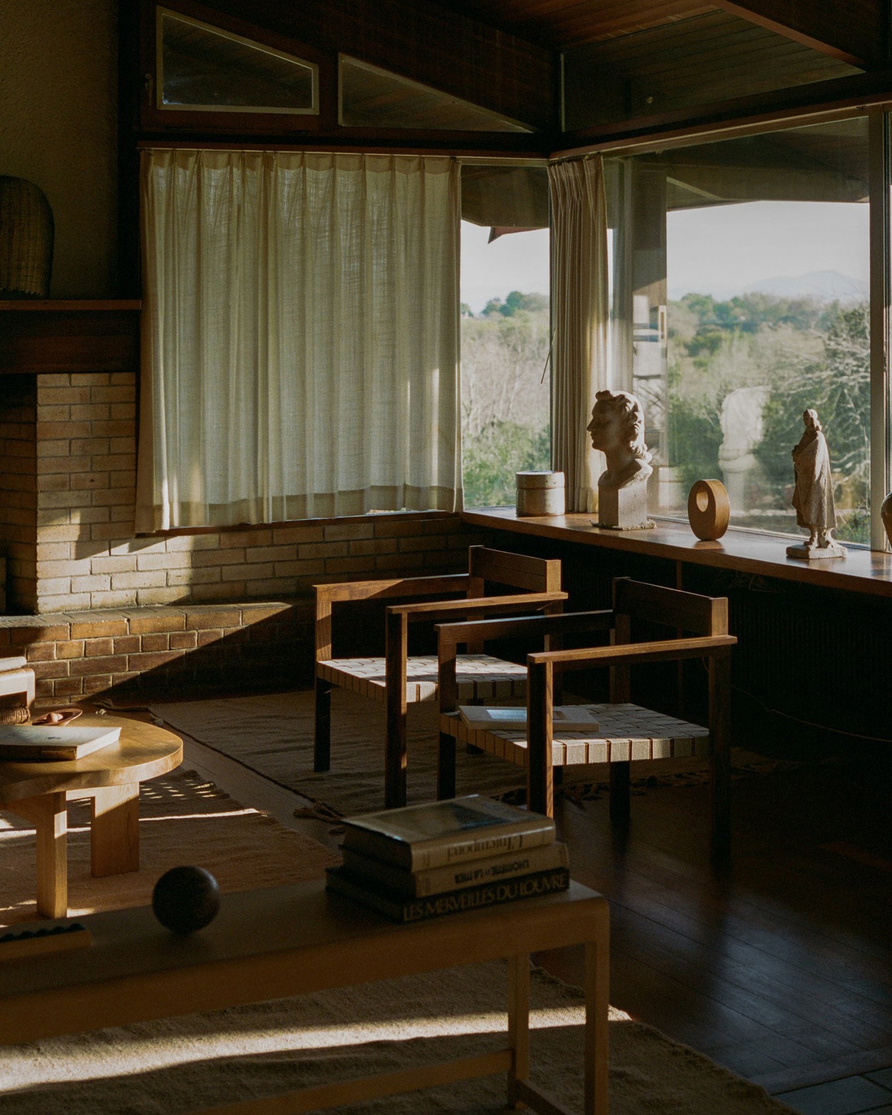 SYMMETRY EASY CHAIR - Ash Wood / Oat Fabric