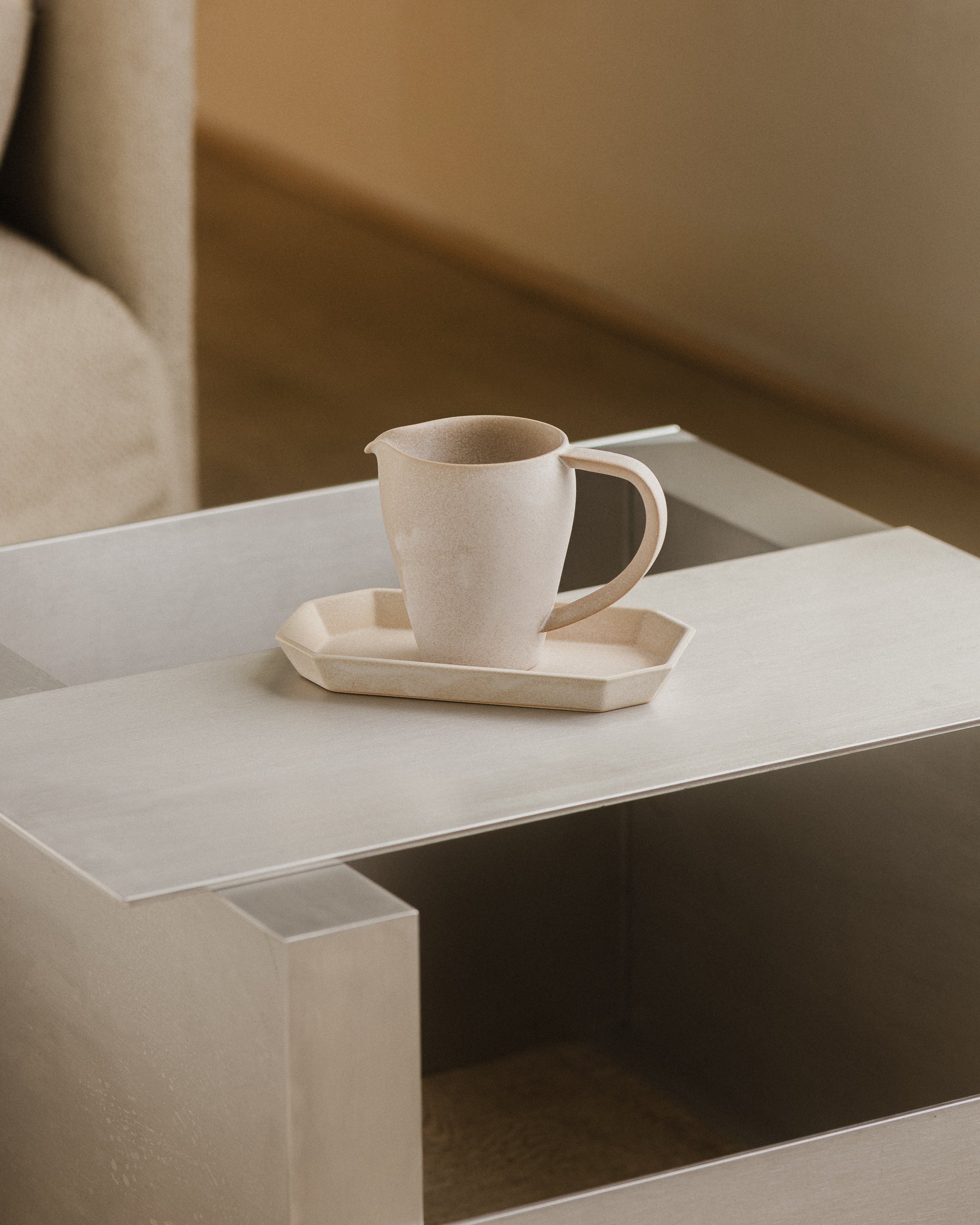 Birdy Jug - Stone Beige