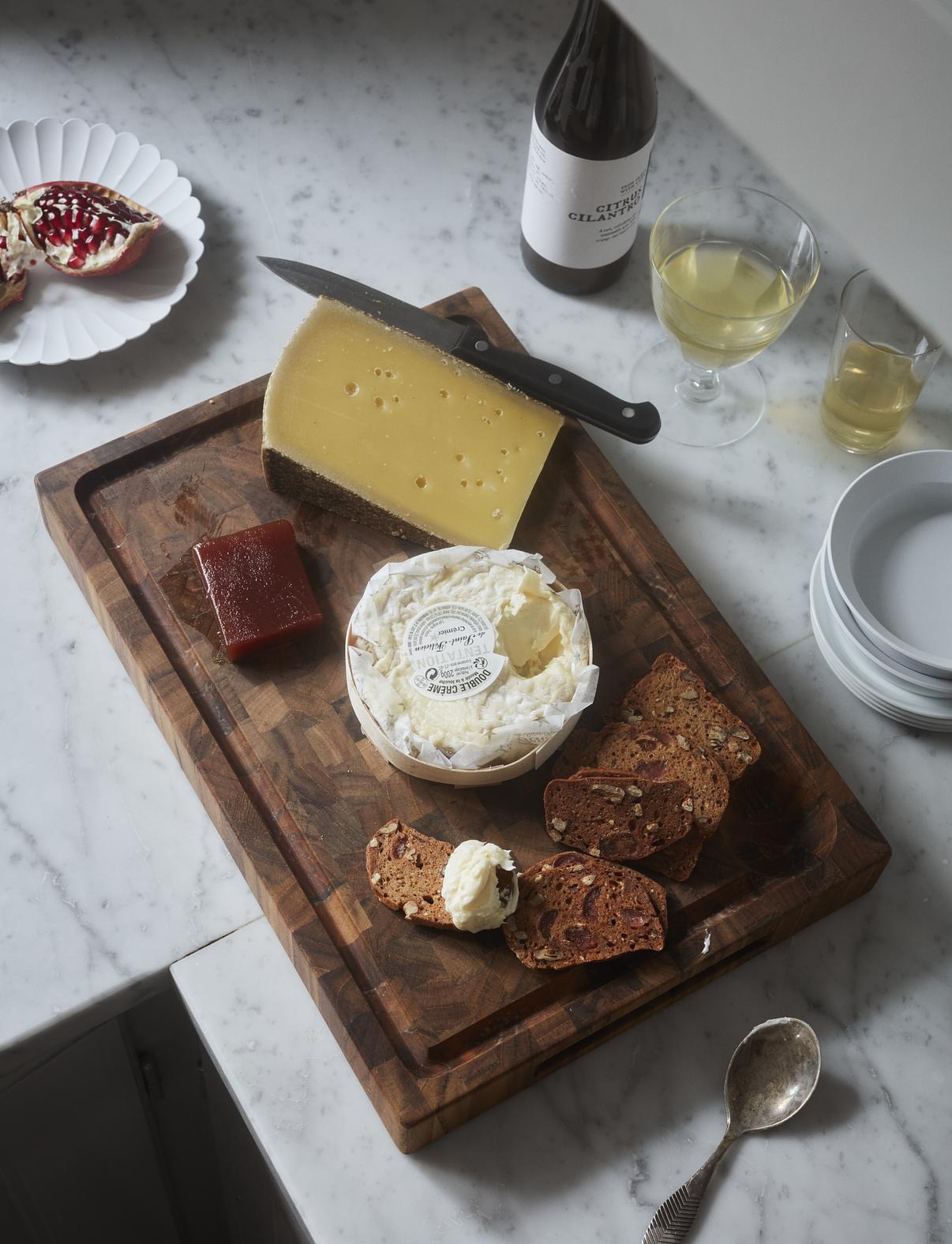 Dania Cutting Board 35 x 24