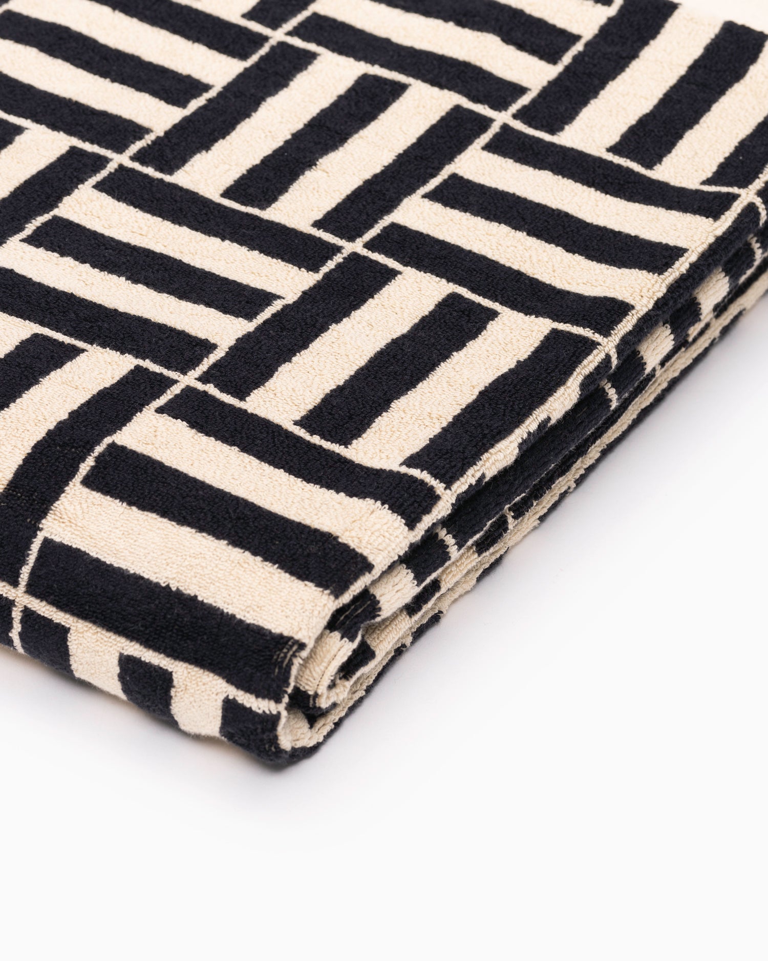 Willis Pool Towel - Sand & Noir