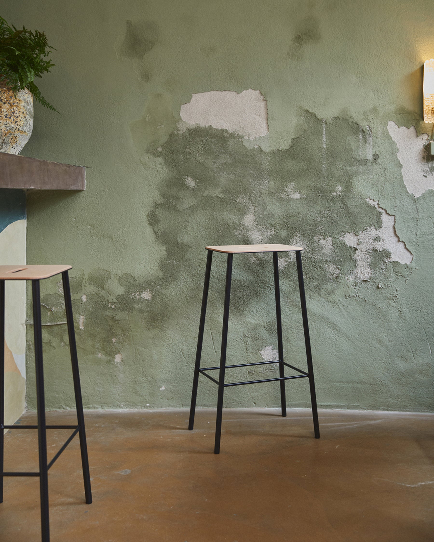 ADAM STOOL - Black/Oak H76