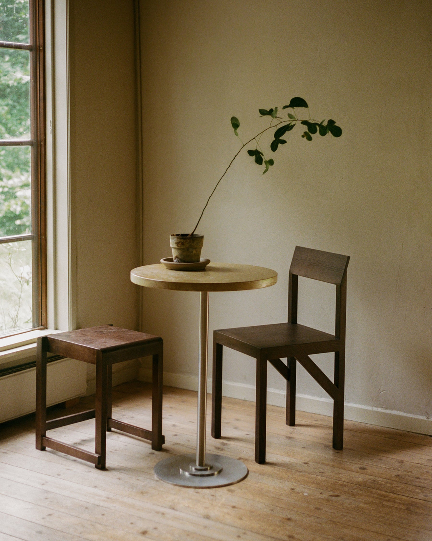 LOW STOOL 01 - Dark Brown Birch