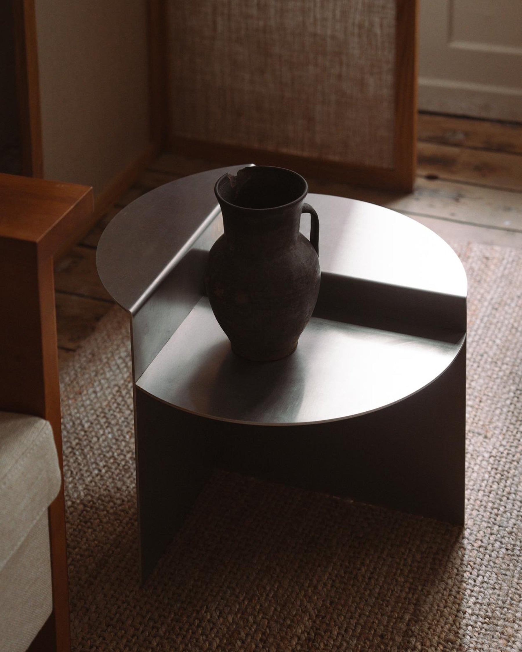 RIVET SIDETABLE