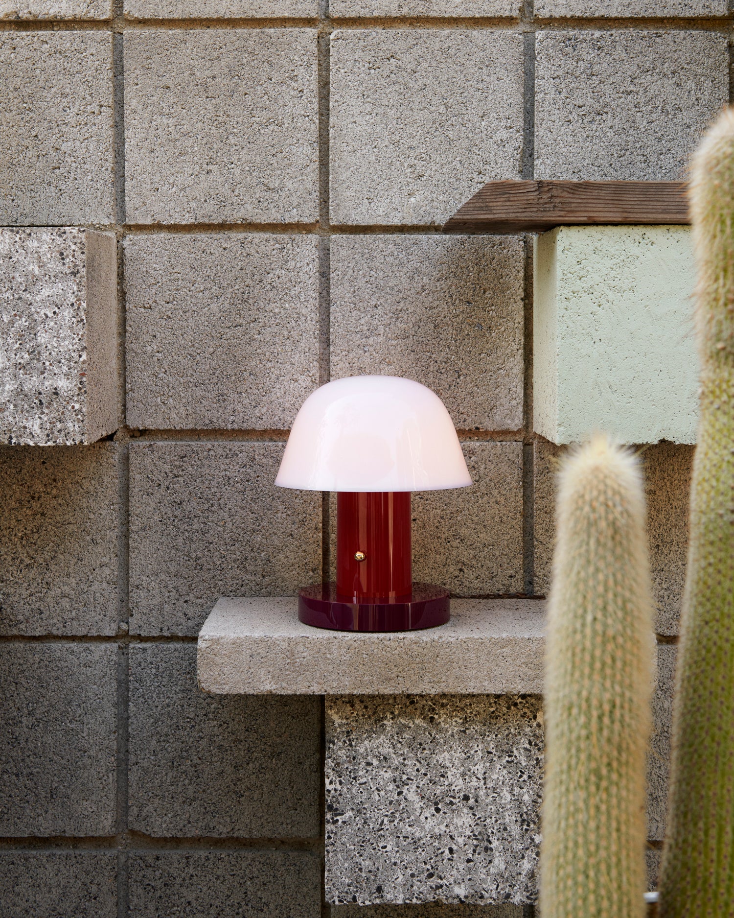 Setago Portable Table Lamp - Maroon/Grape