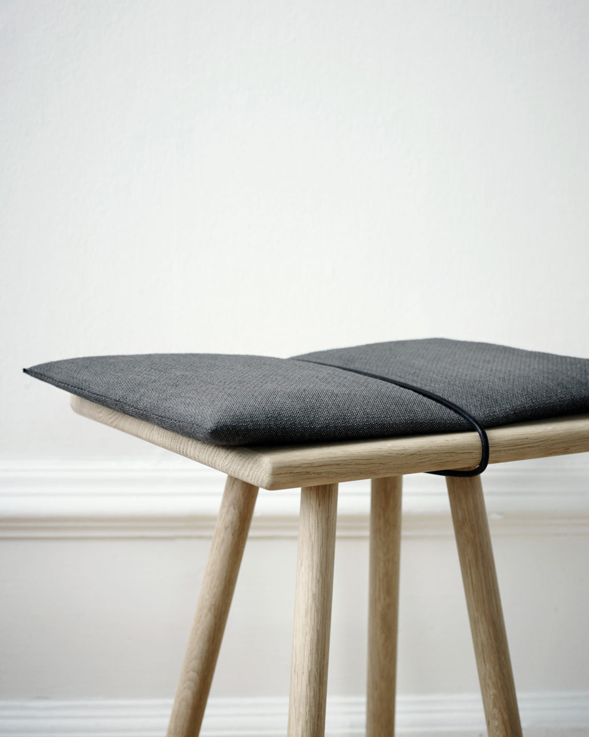 Georg Stool - Oak/Wool/Dark Grey